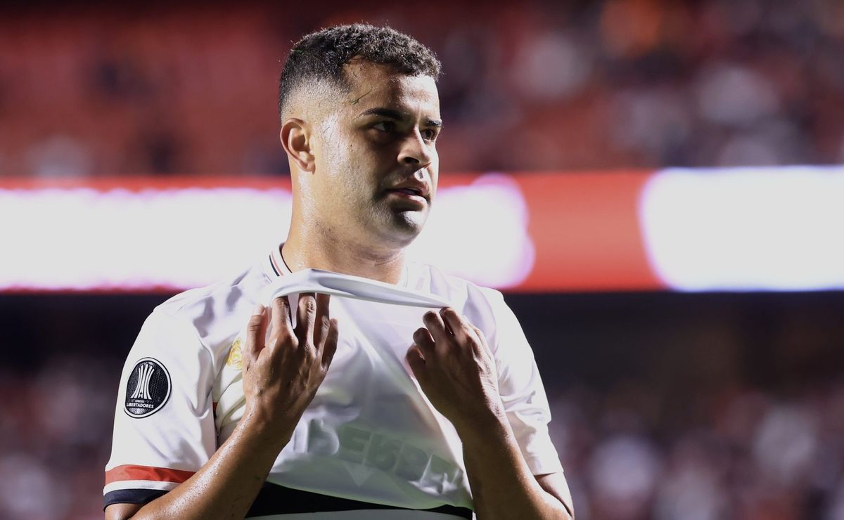 Alisson defende Zubeldía enquanto São Paulo atravessa má fase na tabela