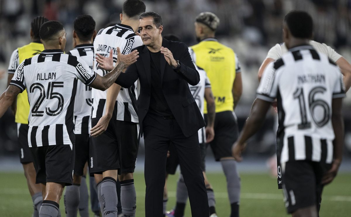 Renato Paiva aposta em velocidade e 4-3-3 para estrear bem com o Botafogo no Mundial
