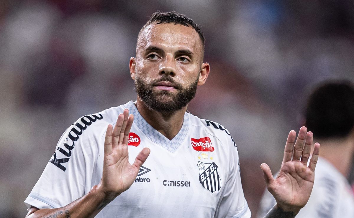 Guilherme desabafa após primeiro semestre no Santos e comparação com Soteldo vem à tona