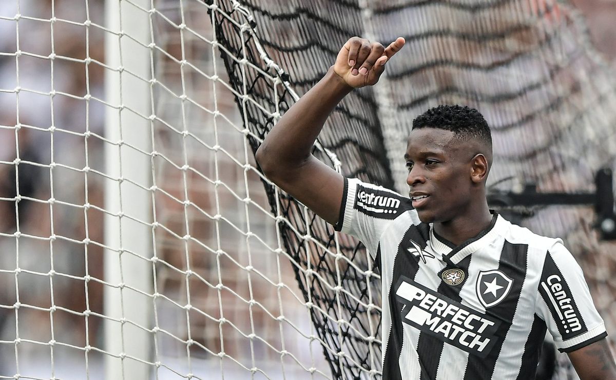 Luiz Henrique exalta Marlon Freitas e reforça liderança do volante no Botafogo campeão