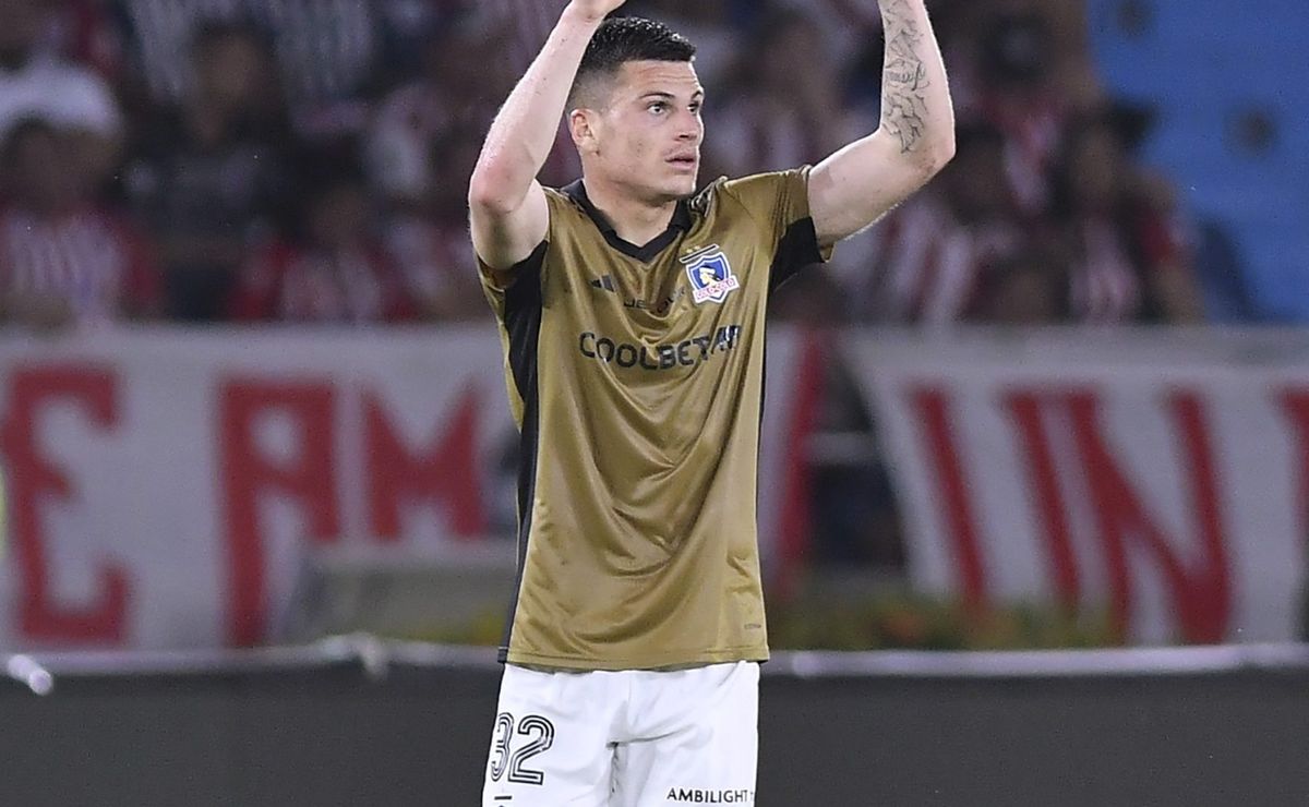 Vasco mira jovem destaque do Colo Colo e entra na disputa por Lucas Cepeda