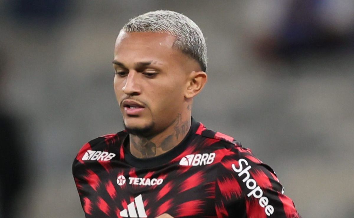 Flamengo prepara venda de Wesley para após o Mundial de Clubes e Filipe Luís confia em Varela