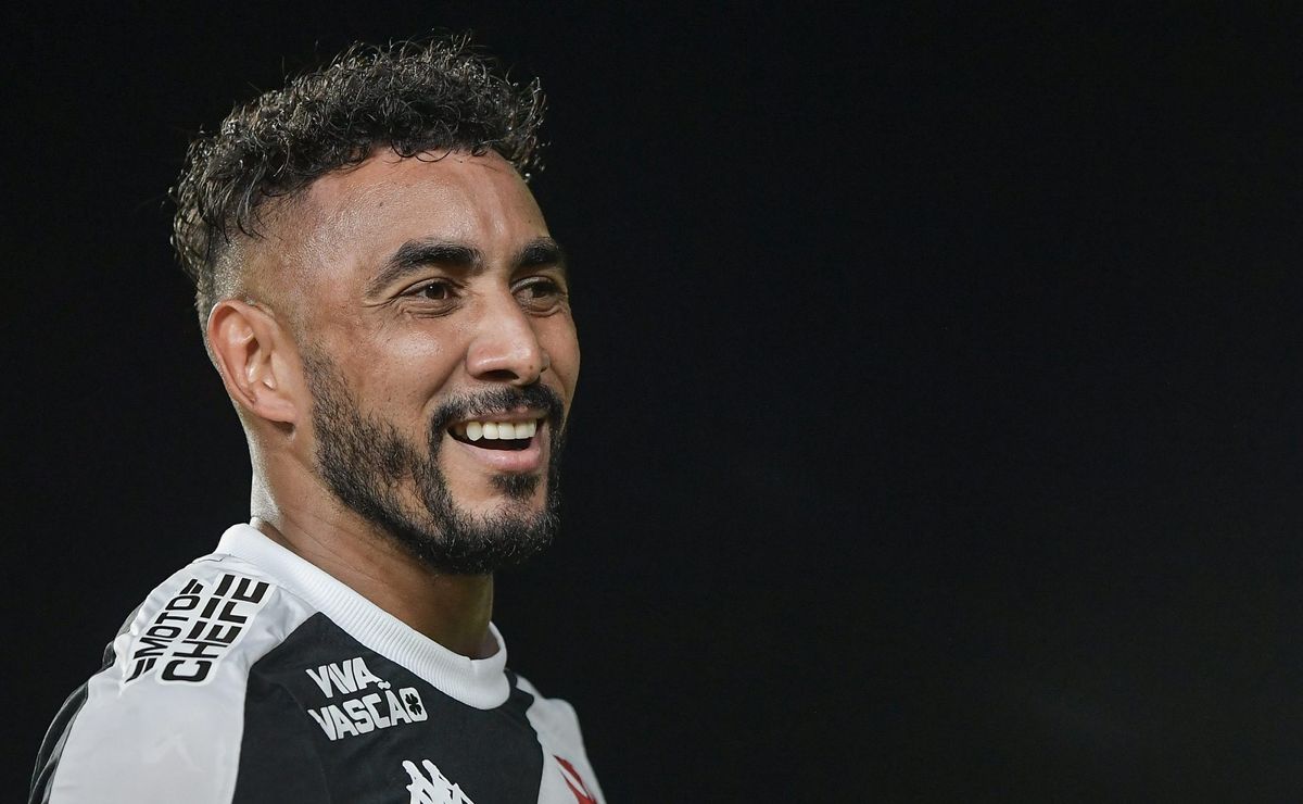 Sérgio Peña ganha força no Vasco para substituir Payet e negócio depende do sim de Admar Lopes