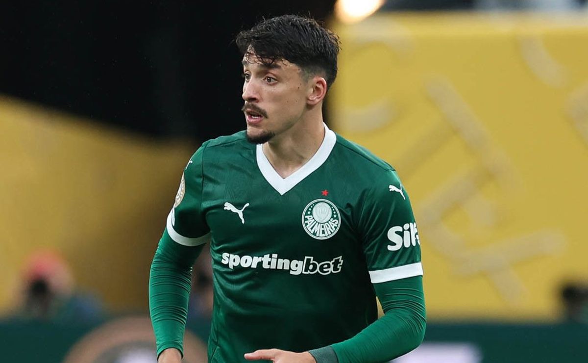 Joaquín Piquerez acumulou bons números com a camisa do Palmeiras na estreia do Mundial