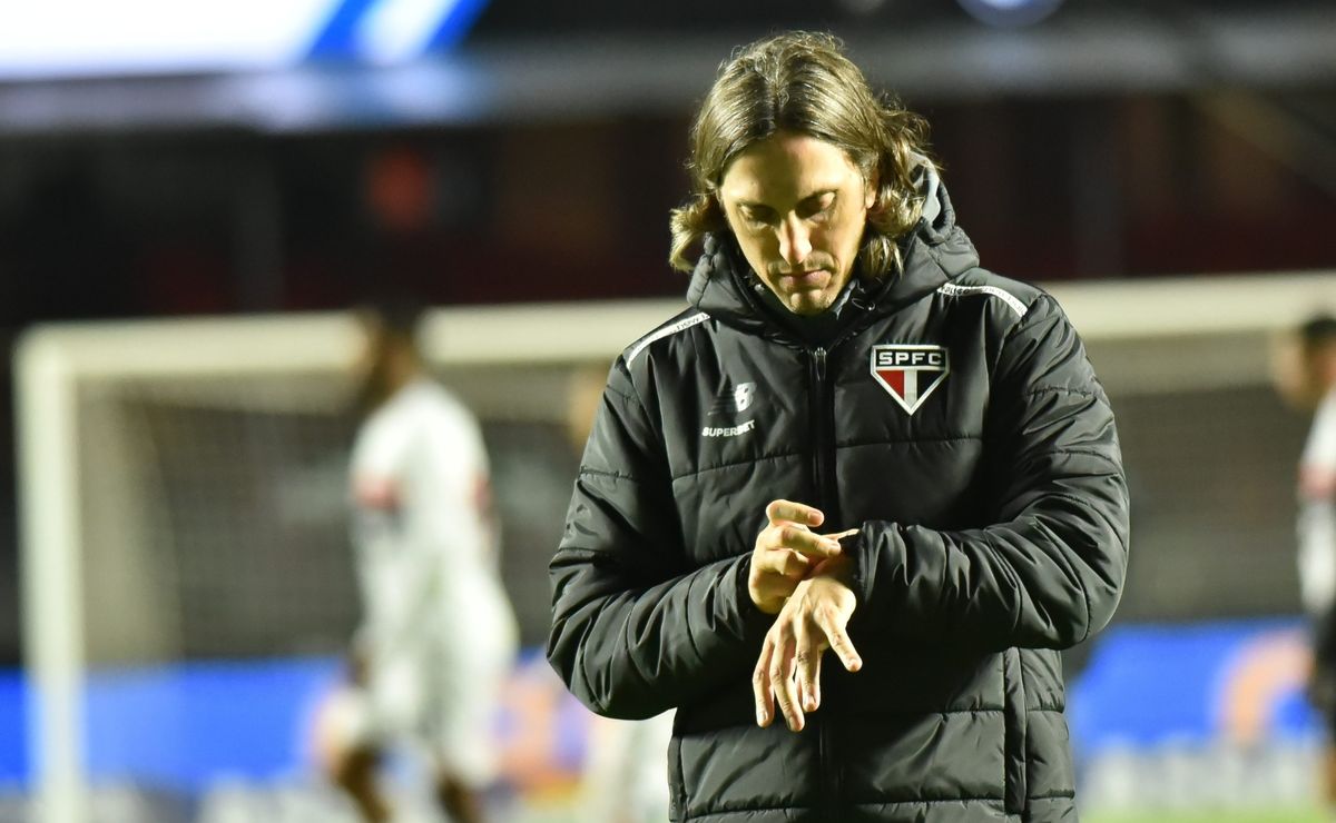 Luis Zubeldía pede demissão e deixa o comando técnico do São Paulo
