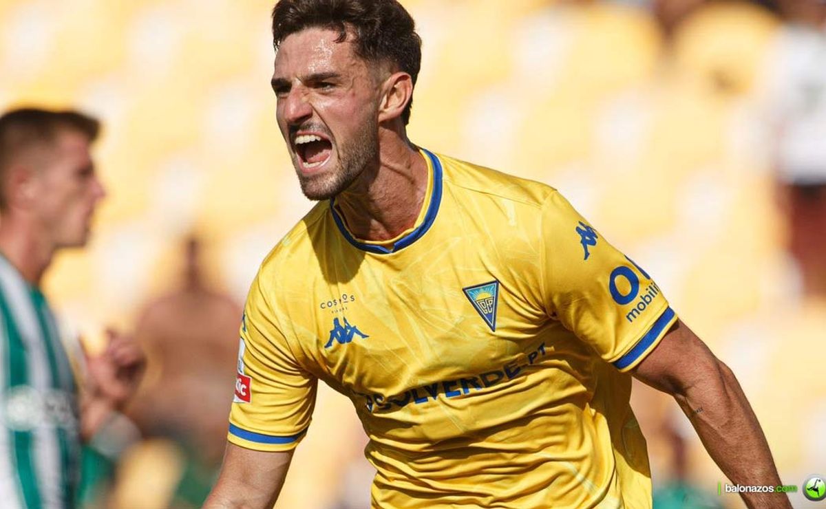 Cruzeiro mira Alejandro Marqués do Estoril para reforçar o setor ofensivo
