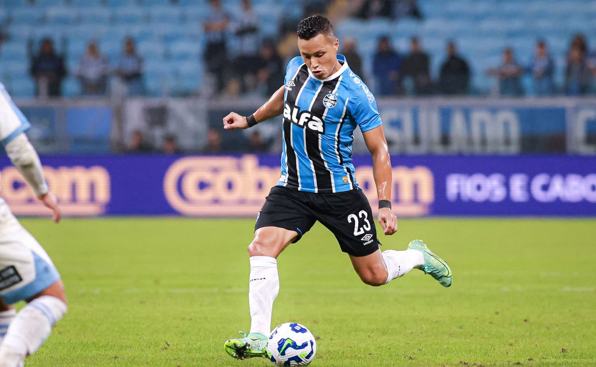Marlon se aproxima de meta contratual e Grêmio fica perto de compra definitiva