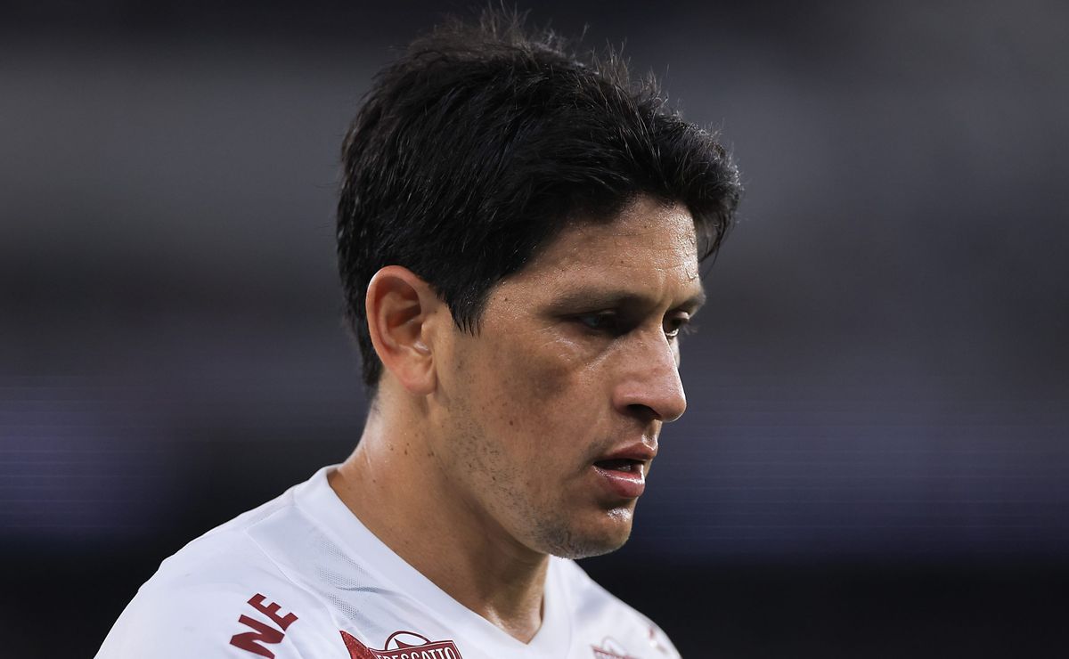 Renato Gaúcho surpreende e inicia Mundial de Clubes com Cano no banco