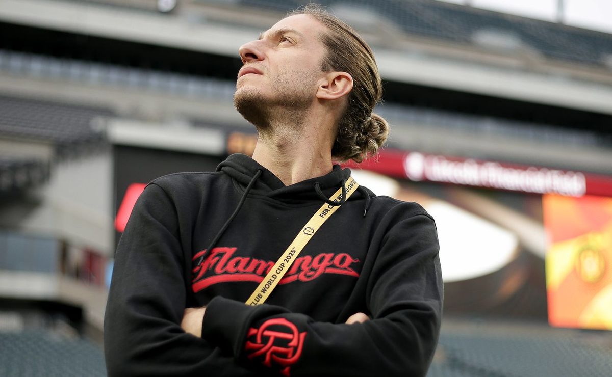 Filipe Luís prepara mudanças para enfrentar o Chelsea e Wesley, Plata e Alex Sandro devem ser as novidades no Flamengo