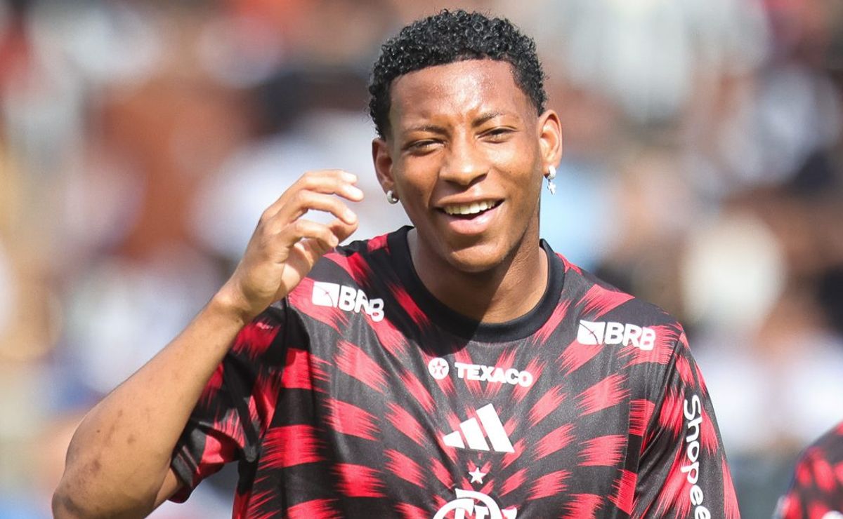 Filipe Luís prepara mudanças para enfrentar o Chelsea e Wesley, Plata e Alex Sandro devem ser as novidades no Flamengo