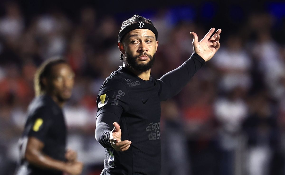 Memphis Depay não custa ao Corinthians R$ 6 milhões por mês, segundo Jorge Nicola