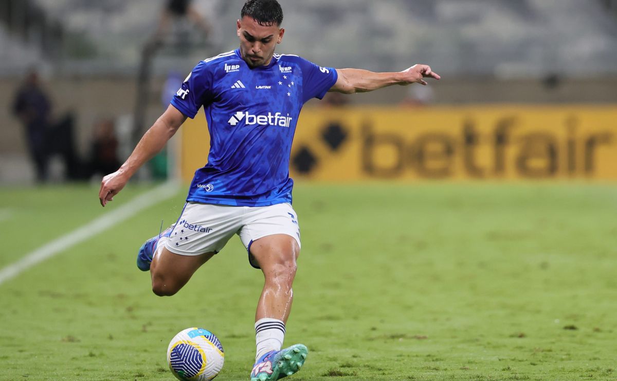 Athletico-PR tenta devolver Fabrizio Peralta ao Cruzeiro após falta de espaço