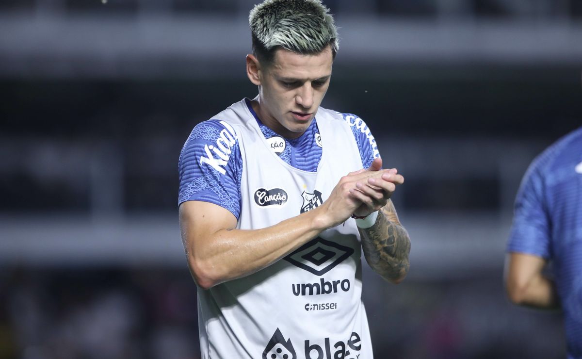 Independiente anuncia Leo Godoy com contrato até 2028 após saída antecipada do Santos