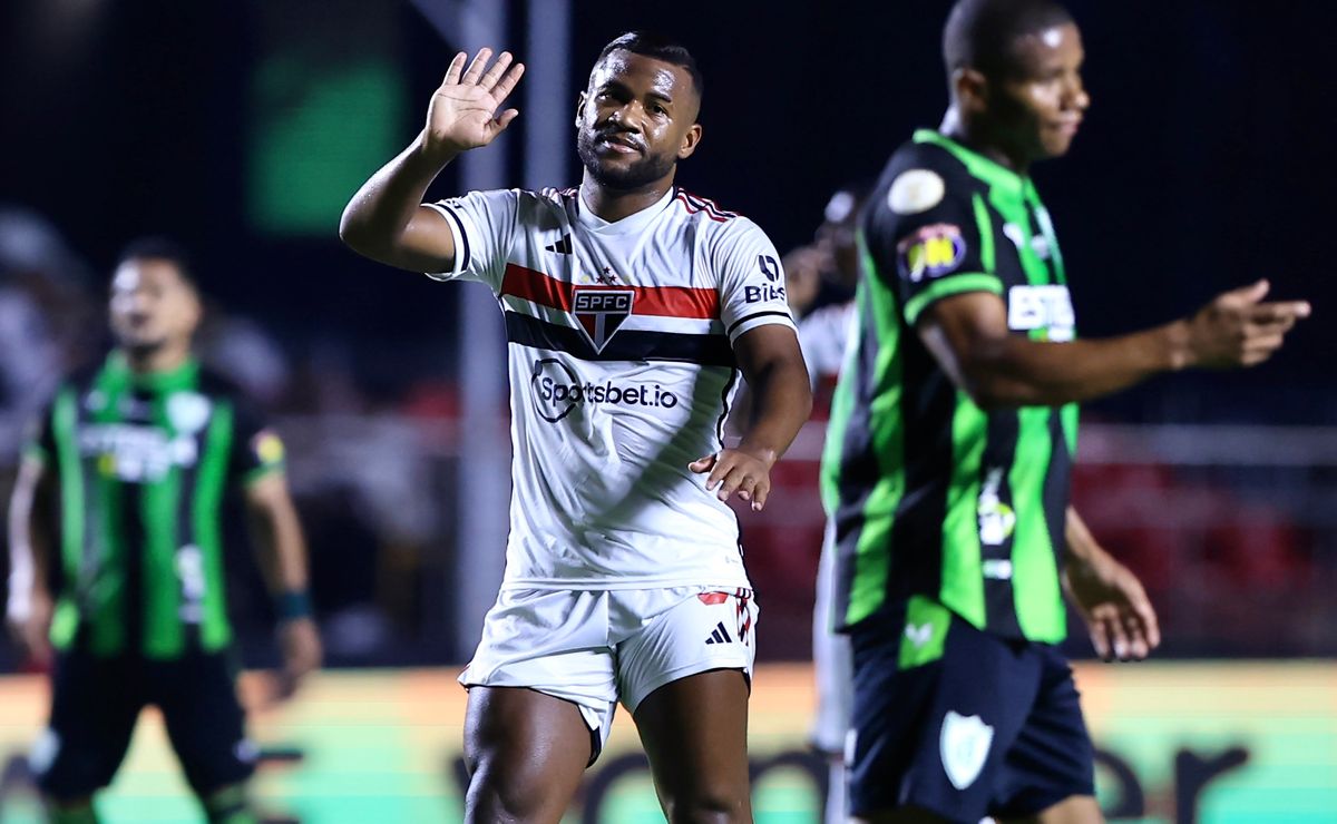 Luan vive expectativa de voltar a jogar no São Paulo com Hernán Crespo