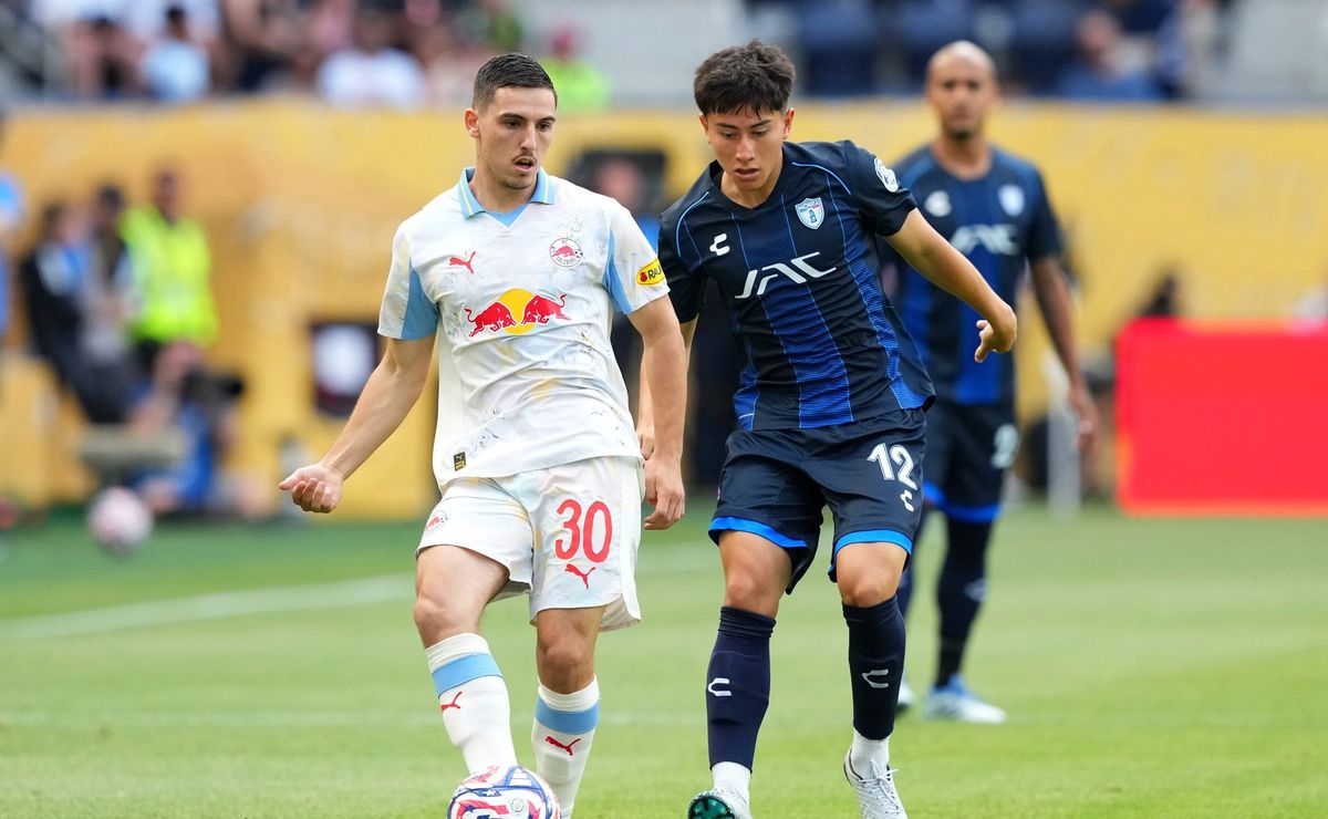 Gloukh se destaca e lidera o RB Salzburg em vitória emocionante sobre o Pachuca