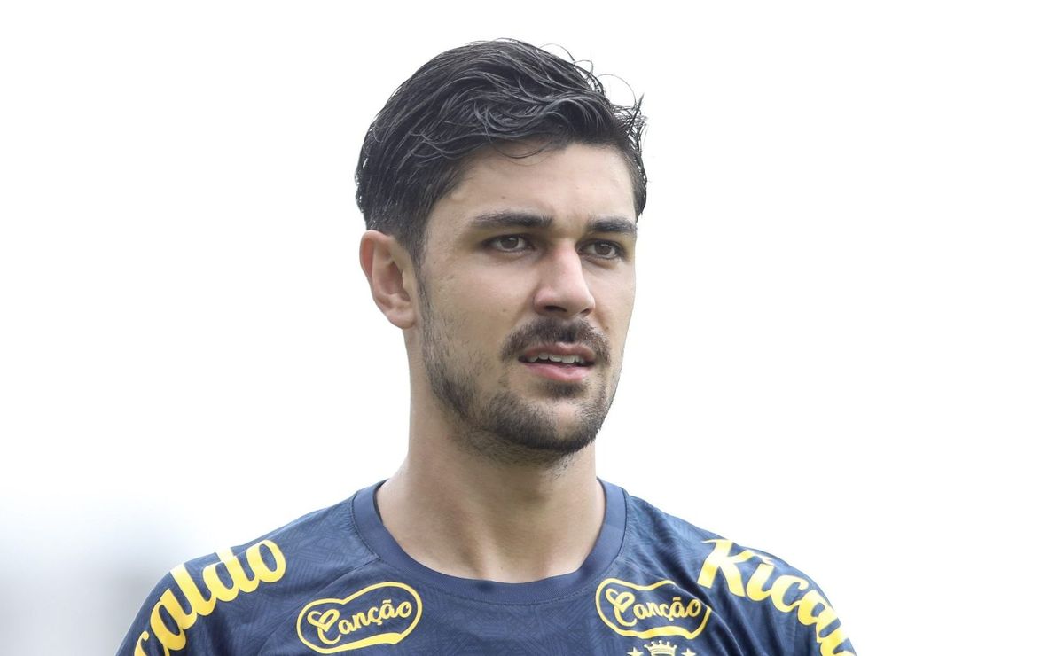 Santos decide manter João Basso no elenco, mas deve negociar Gabriel Veron com time brasileiro