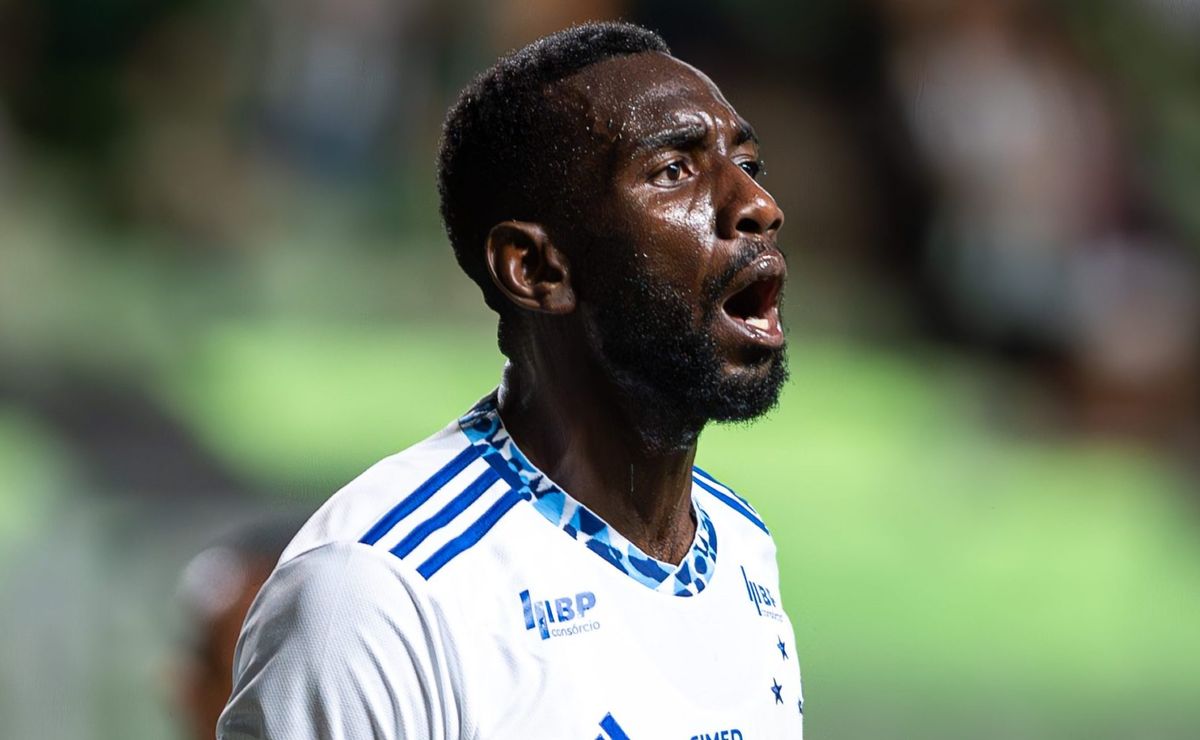 Pedrinho BH liga alerta nos bastidores e Cruzeiro pode perder Bolasie e Eduardo em breve