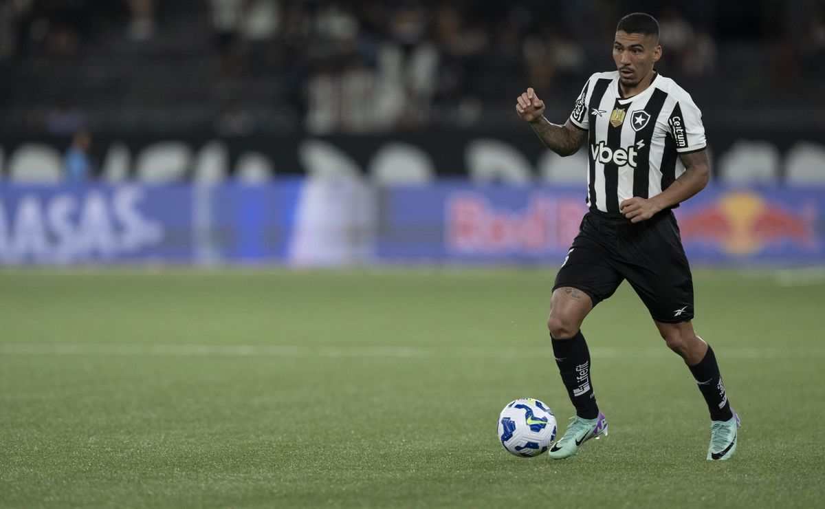 Botafogo deve adotar escalação mais defensiva com Allan ou Cuiabano para enfrentar o PSG no Mundial