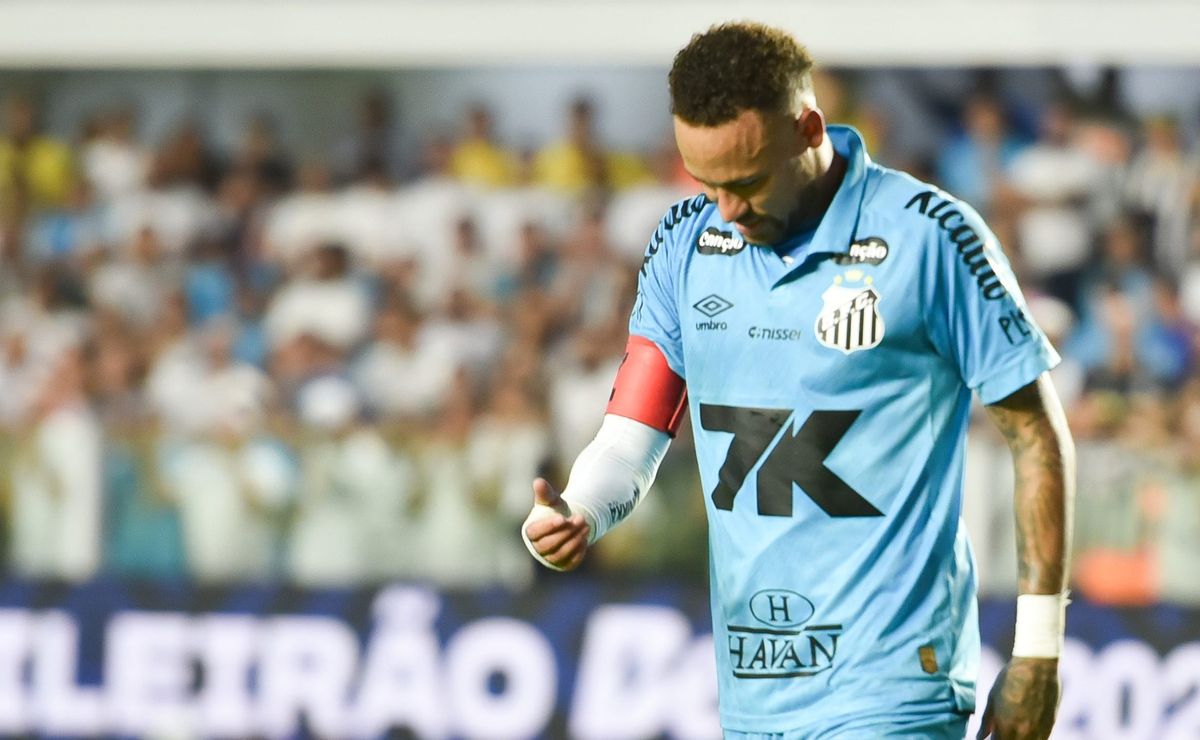 Santos contratou 11 reforços no 1º semestre e Neymar frustra expectativa