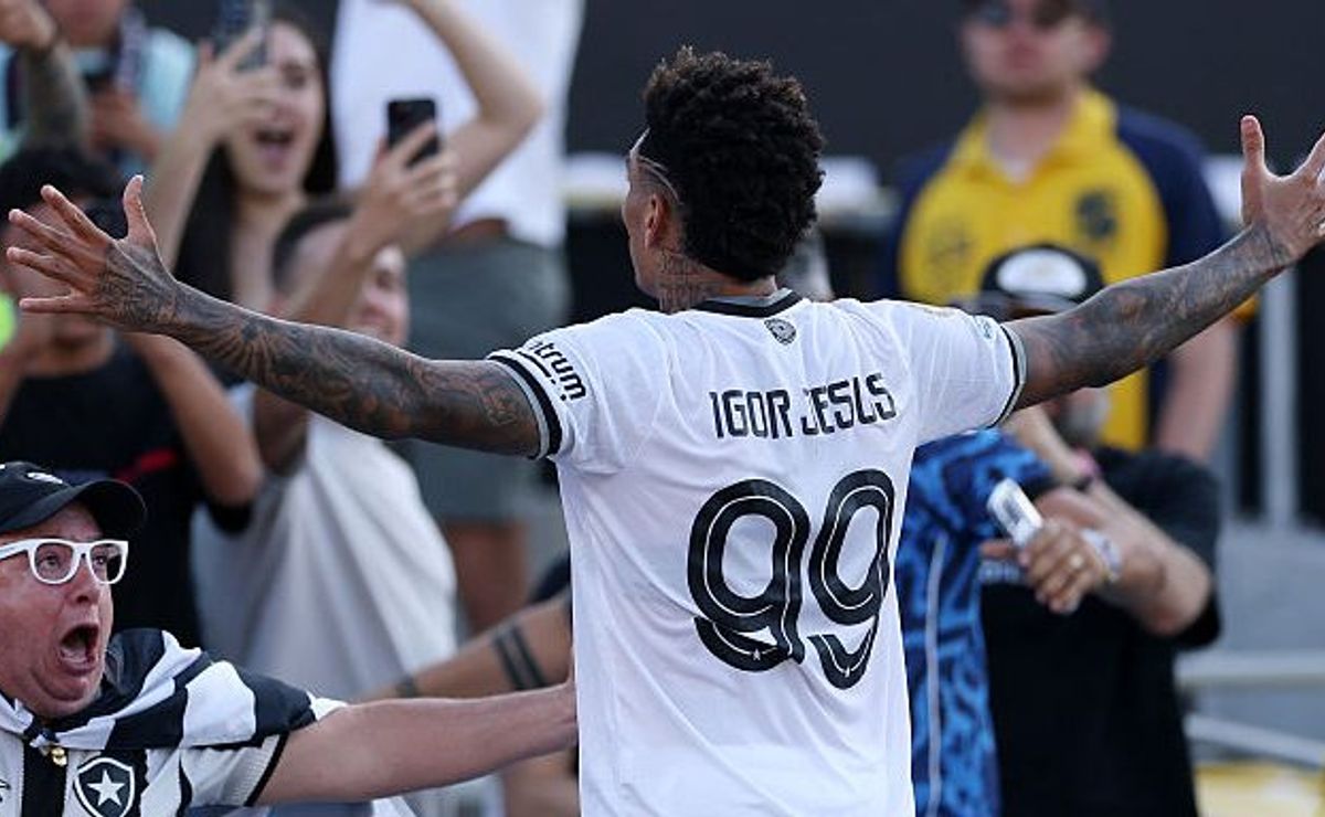 Igor Jesus revela emoção após gol do Botafogo contra o PSG: “Visão escureceu”