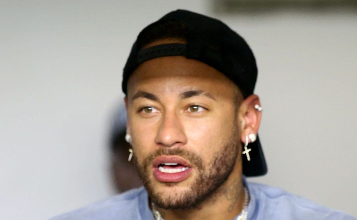 Torcida do Santos se cansa de Neymar e pede sua saída: “Só pensa em dinheiro”