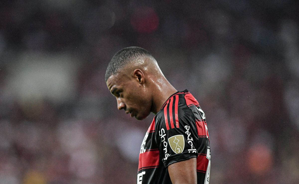 De La Cruz vira desfalque de última hora e Flamengo não contará com o meia contra o Chelsea