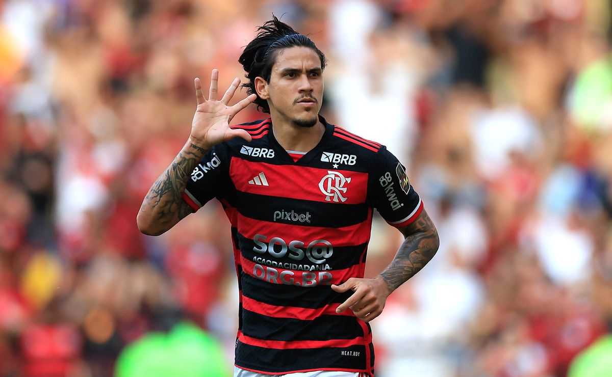 Flamengo confirma escalação com surpresas: Pedro e Varela fora; Plata titular