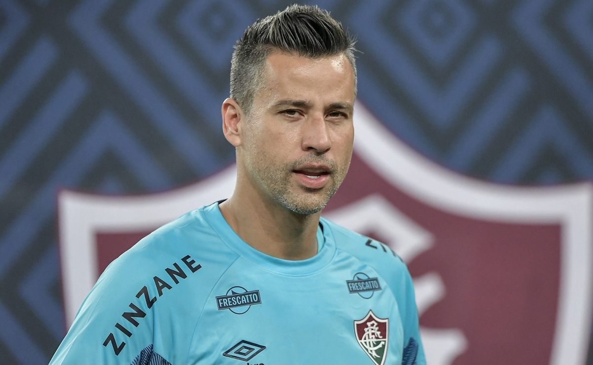 Fábio é ovacionado após Mamelodi Sundowns x Fluminense, opera milagre e garante classificação no Mundial de Clubes