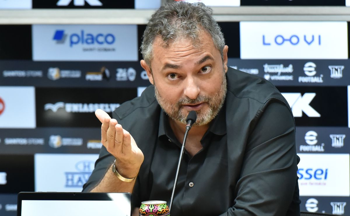 Alexandre Mattos aposta na base e reforços pontuais no Santos