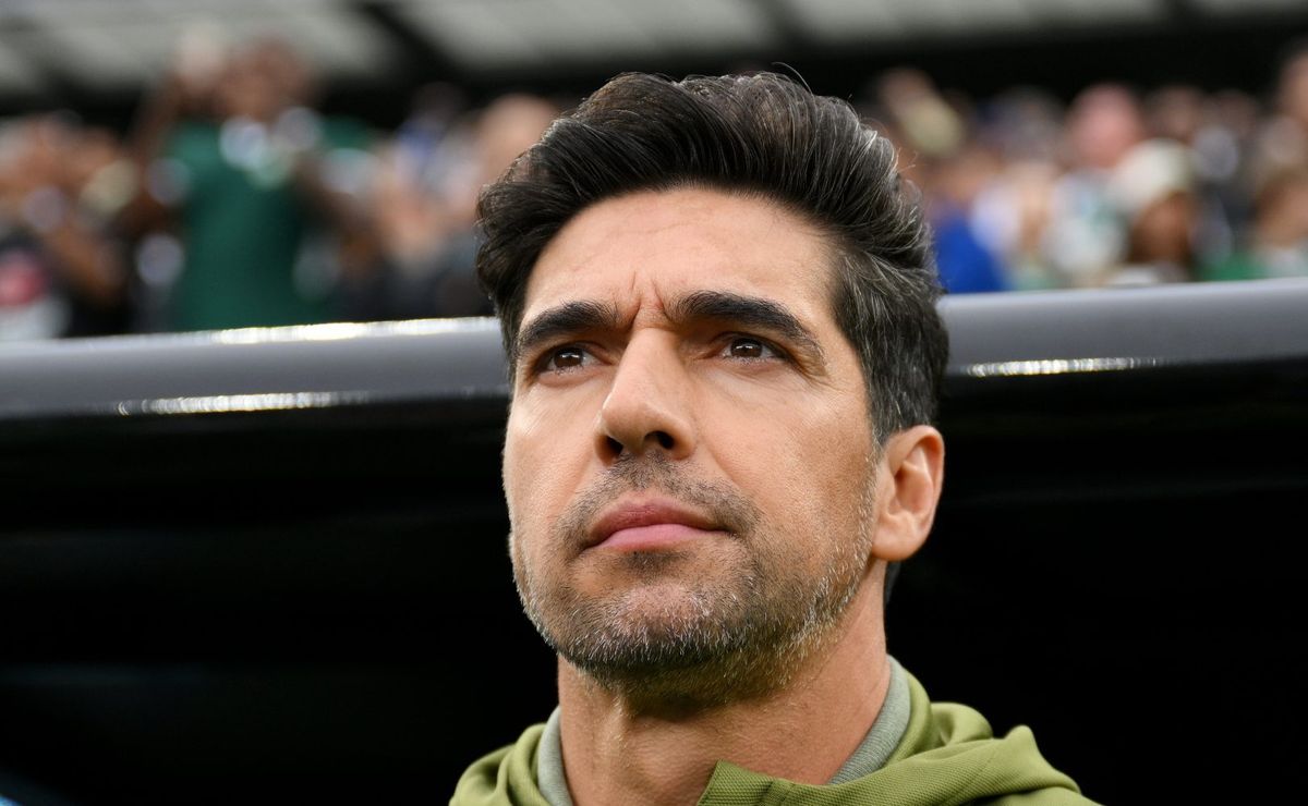 Escalação do Palmeiras: Abel barra Veiga e Micael e Maurício vão ser titulares contra o Botafogo