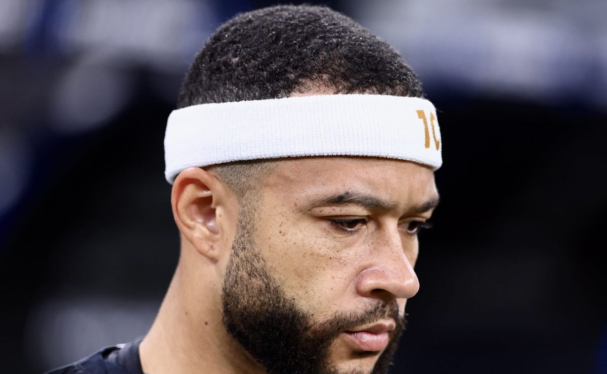 Corinthians paga direitos de imagem para Memphis Depay e jogador vai se apresentar no sábado (28)