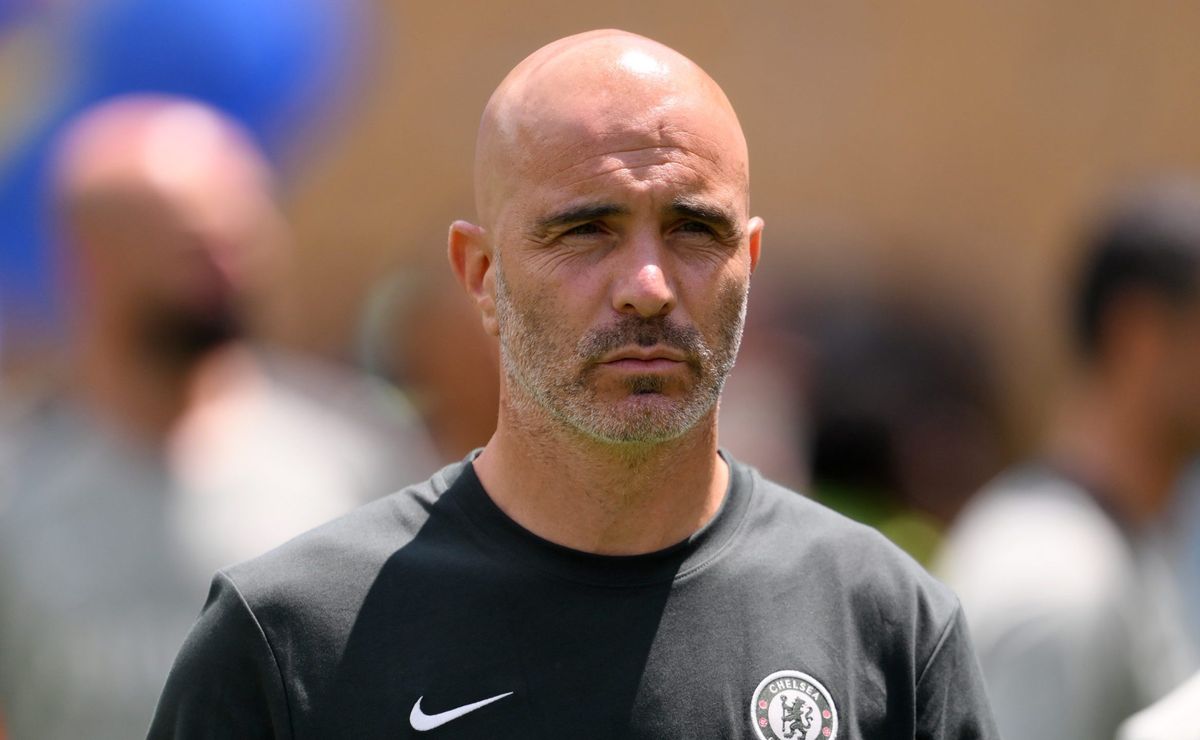 Técnico do Chelsea critica paralisações no Mundial e dispara: “Isso é uma piada”