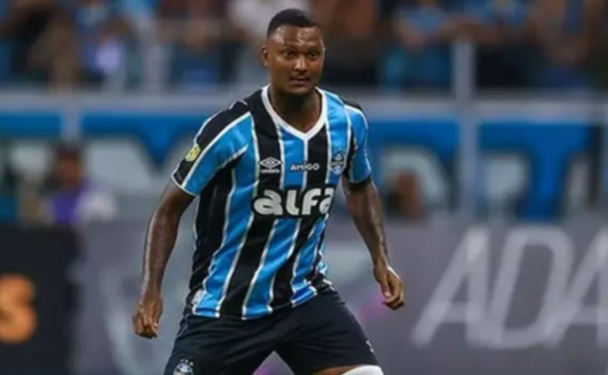 Luan Cândido retorna ao Grêmio após cancelamento de negócio com Caíque