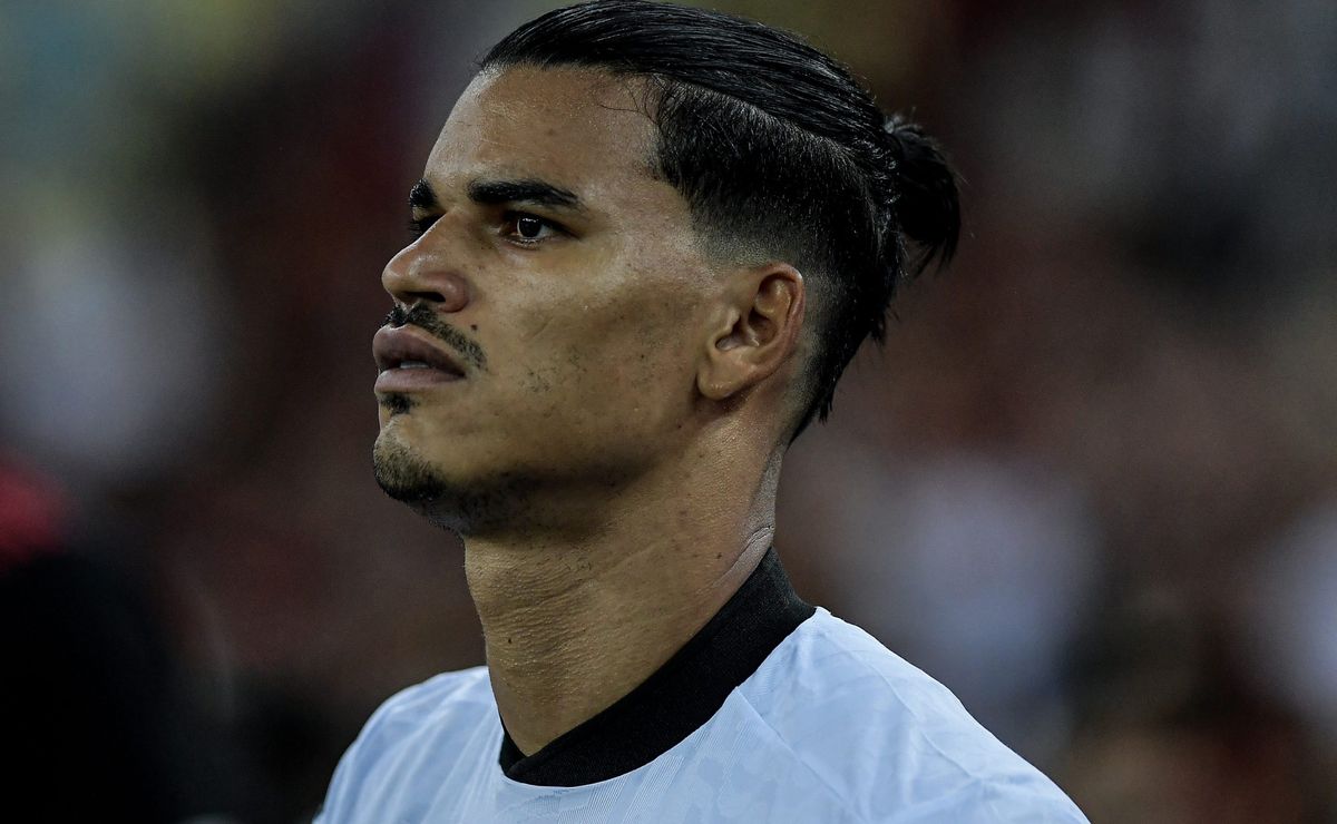 Danilo Barbosa contratado pelo Grêmio tem atualização de Diogo Rossi após empecilho salarial do volante