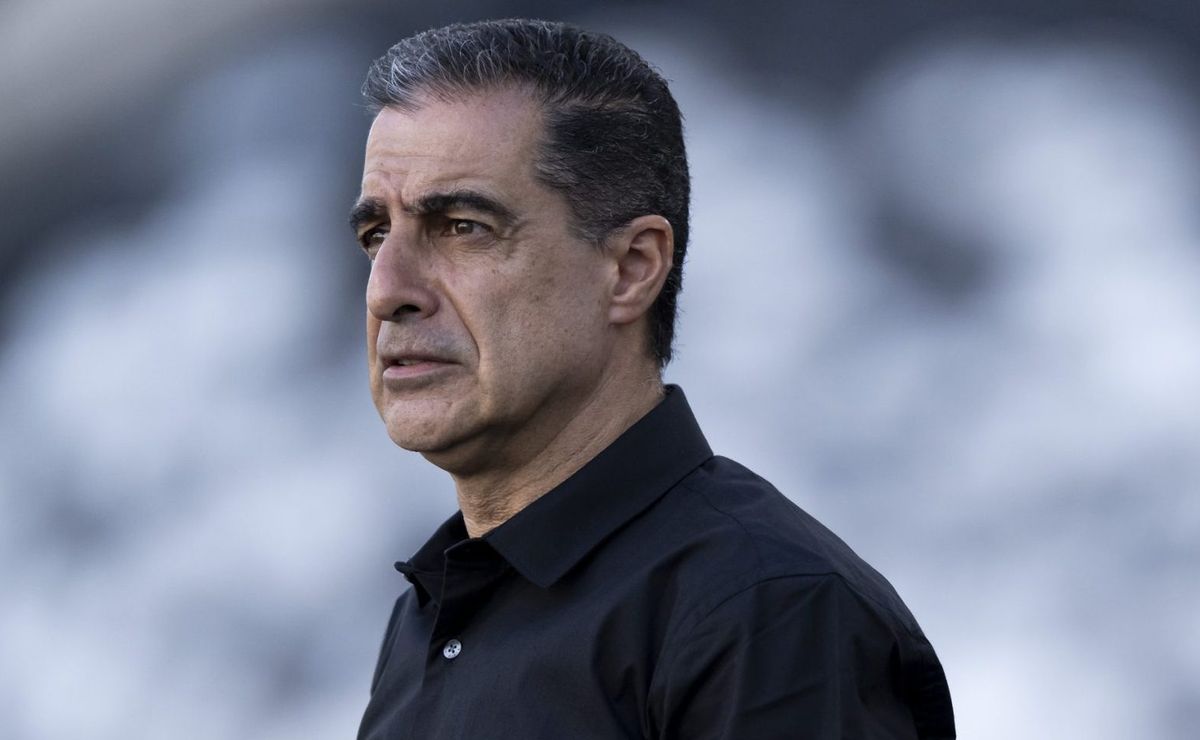 Saída de Renato Paixa do Botafogo já vinha sendo cogitada internamente: “Não estava boa desde a vitória sobre o Seattle” 