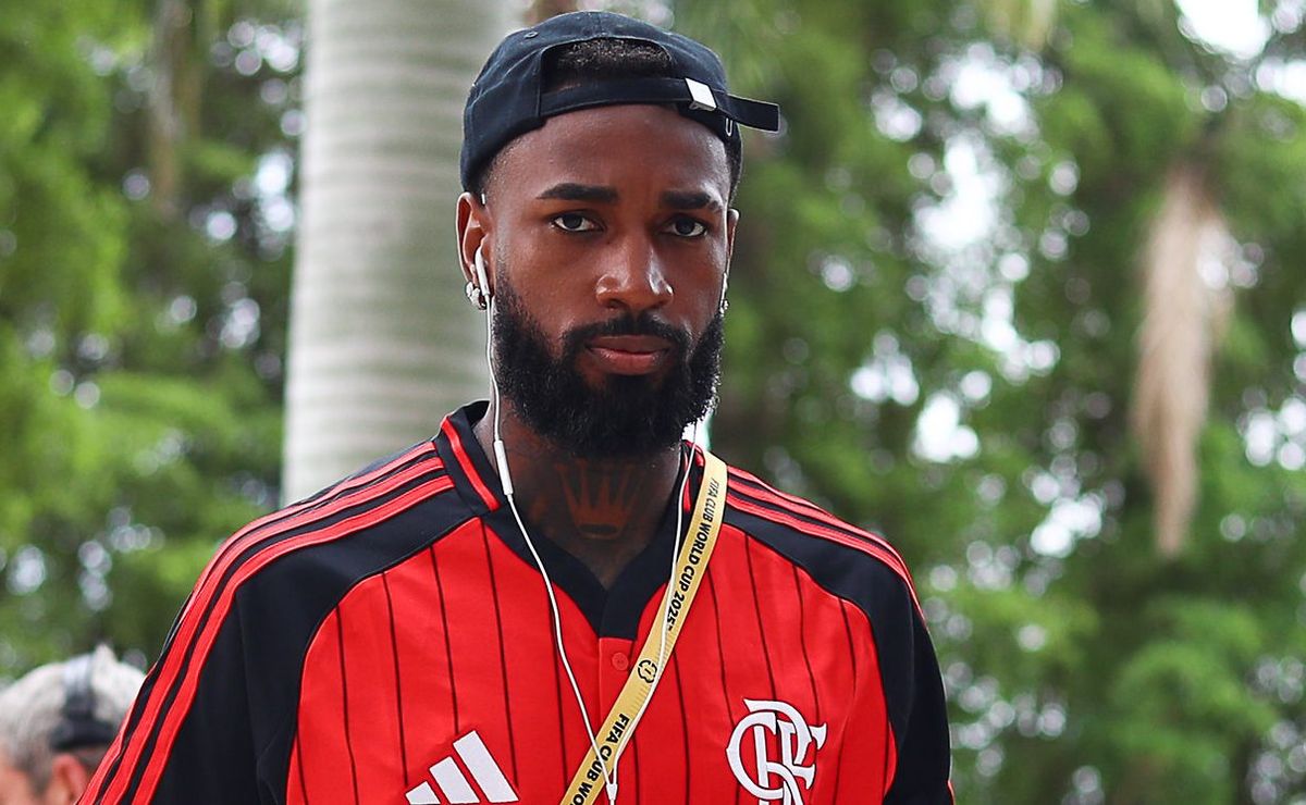 Gerson anuncia saída do Flamengo e avisa aos companheiros de equipe no vestiário, informa jornal 