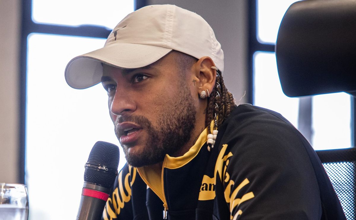 Santos acredita em redenção de Neymar em 2025 e não deve fazer muitas contratações
