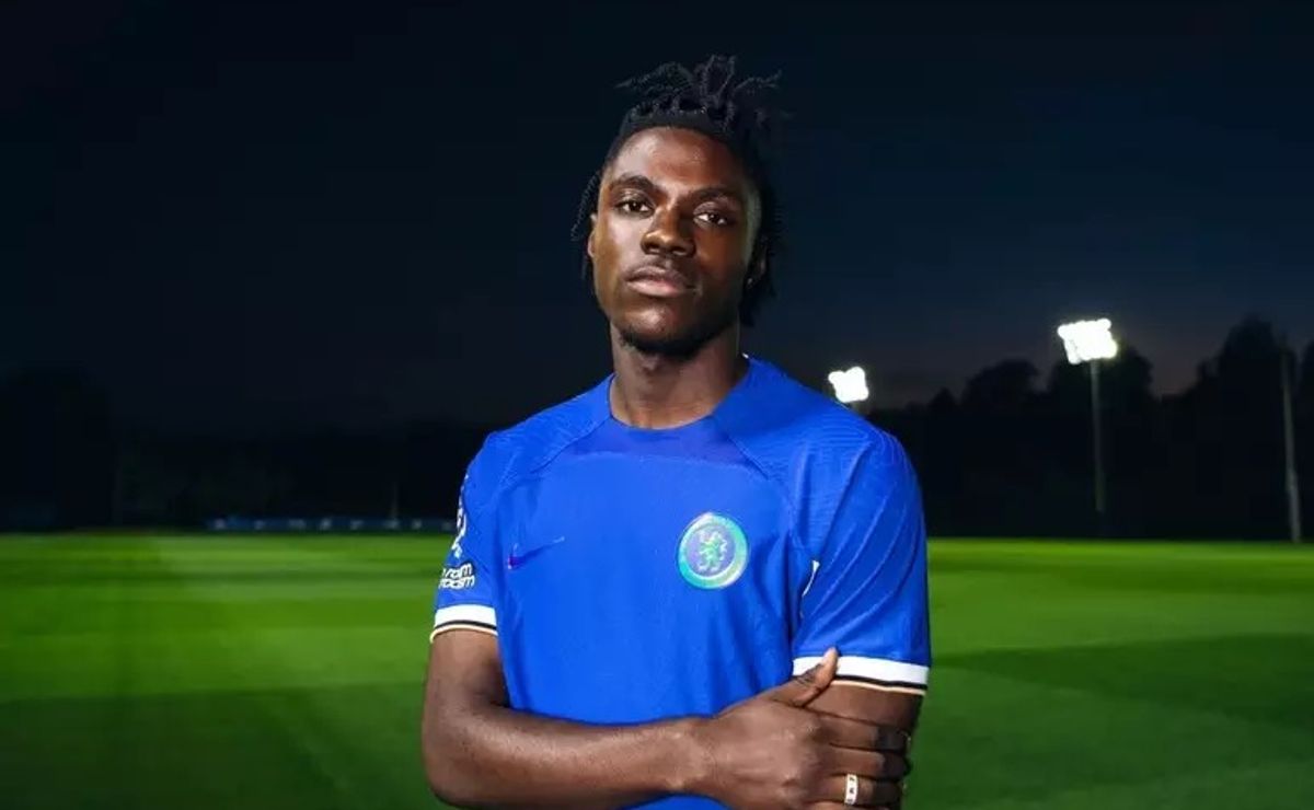 Romeo Lavia projeta jogo contra o Palmeiras e revela: “Nunca se pode dizer quem é favorito”