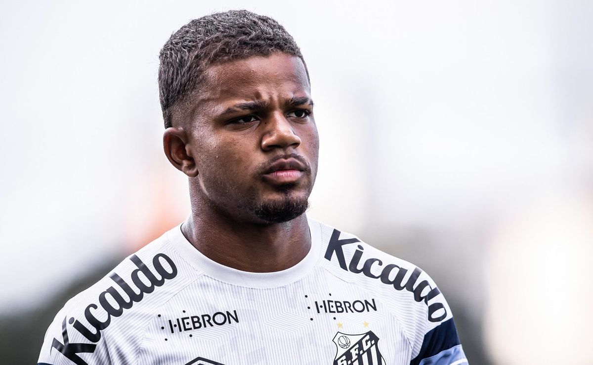 Kevyson tem futuro definido no Santos e será emprestado ao Sport 