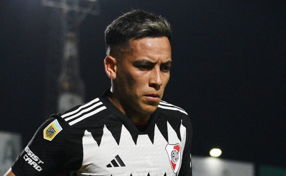 Flamengo fica próximo de fechar com Esequiel Barco por R$ 89 milhões; argentino está com 26 anos