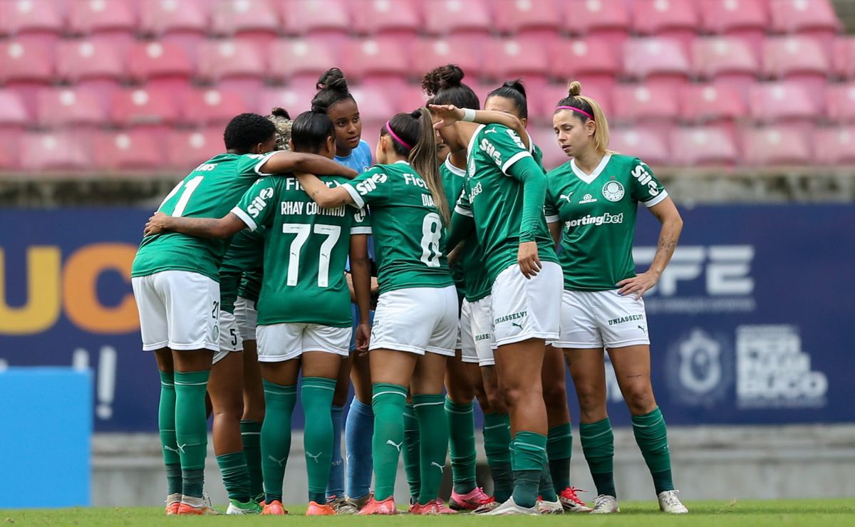 Nova lateral do Palmeiras, Emily destaca evolução do clube no futebol feminino: “Sempre brigando por títulos”