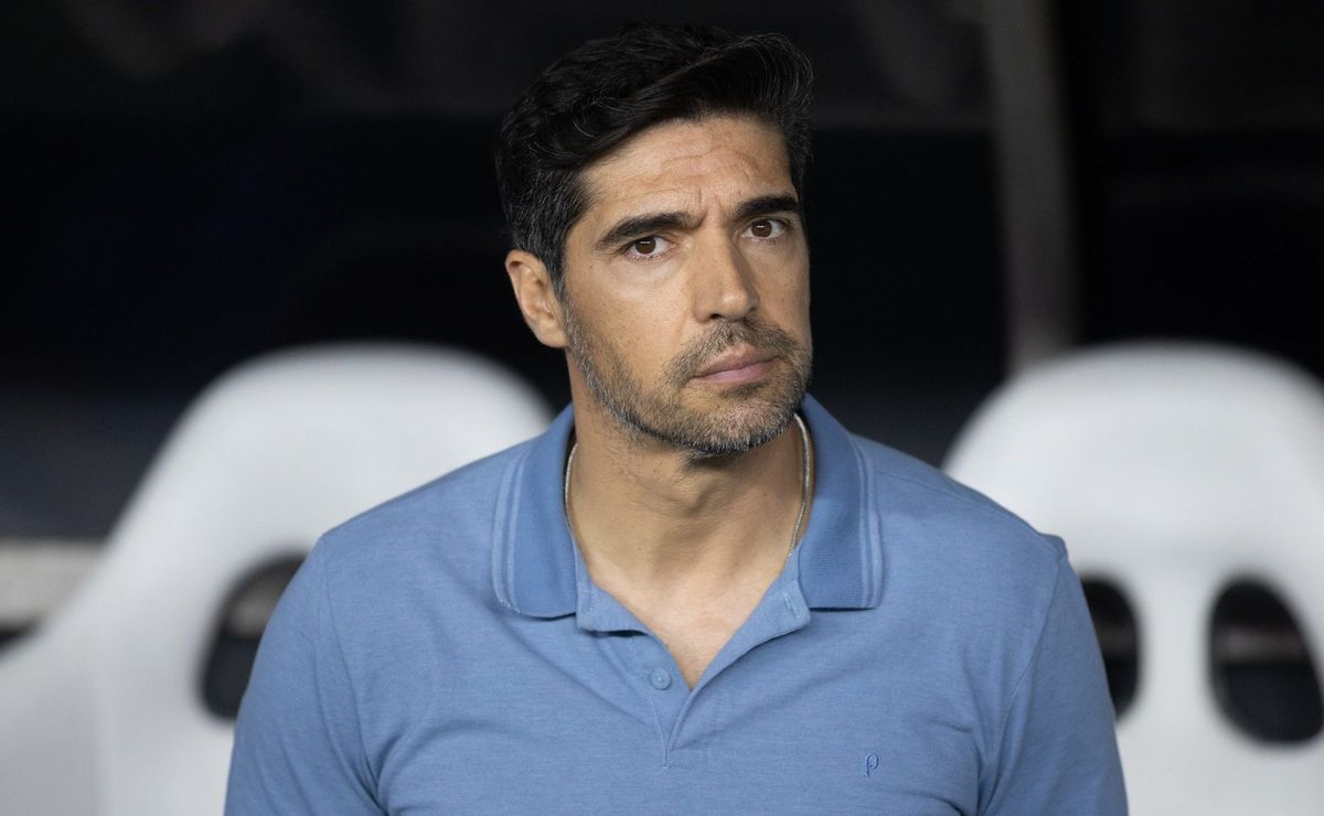 Abel Ferreira lamenta eliminação do Palmeiras no Mundial de Clubes: “É duro”