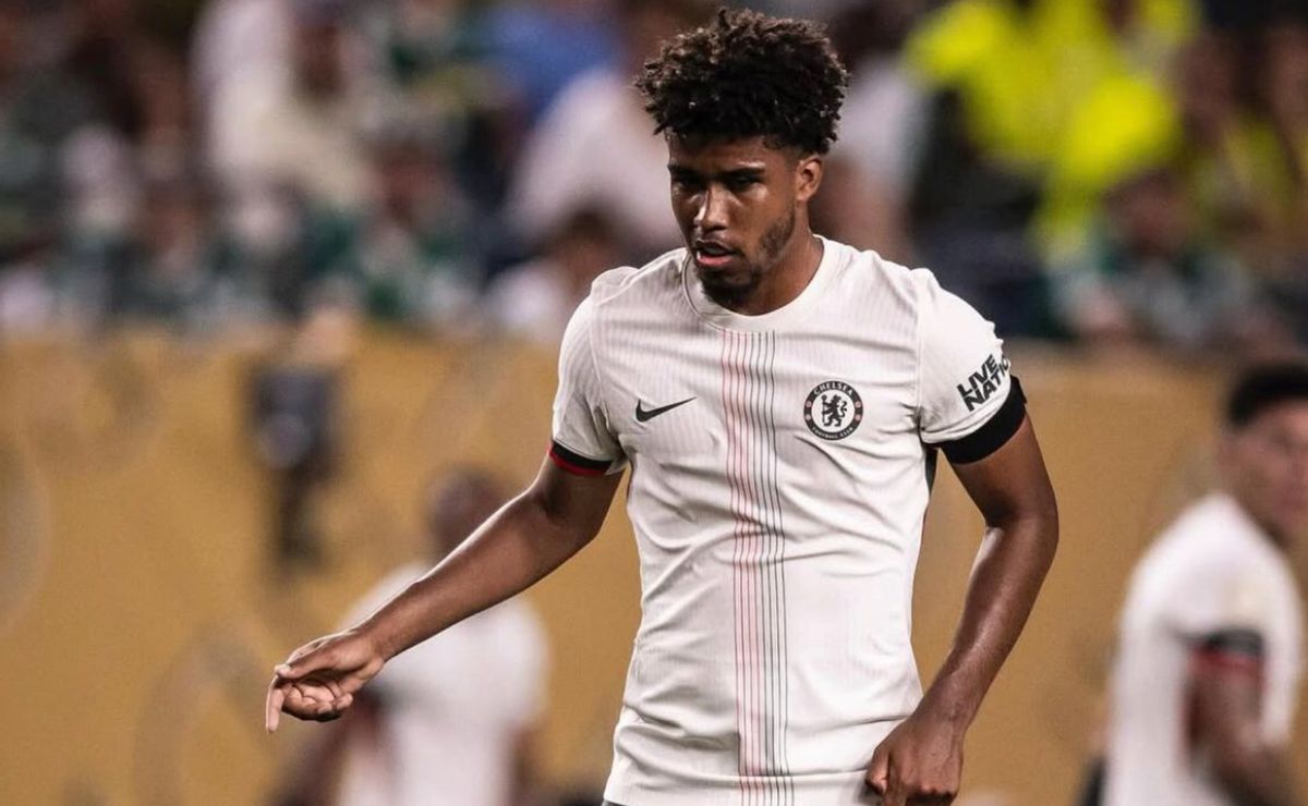 Andrey Santos comemora permanência de Philippe Coutinho no Vasco: “Sou fã número 1 dele”