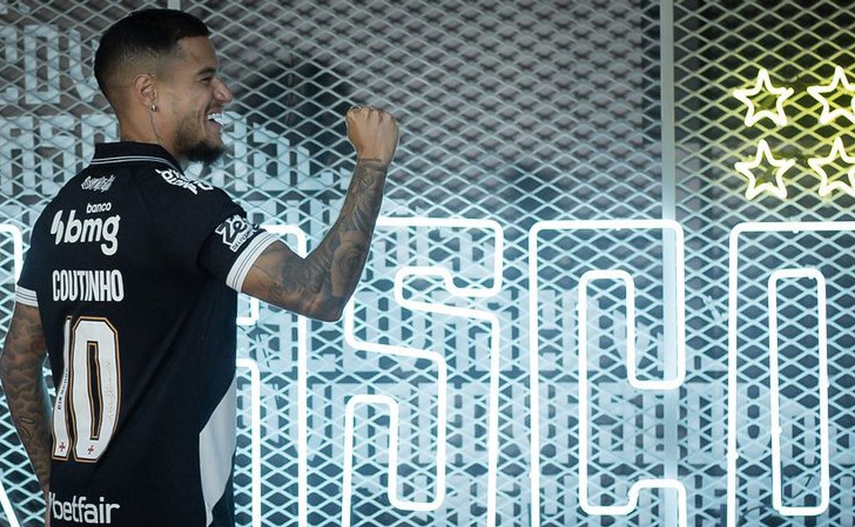 Coutinho comemora renovação com o Vasco e assume a camisa 10 do clube: “Minha casa”