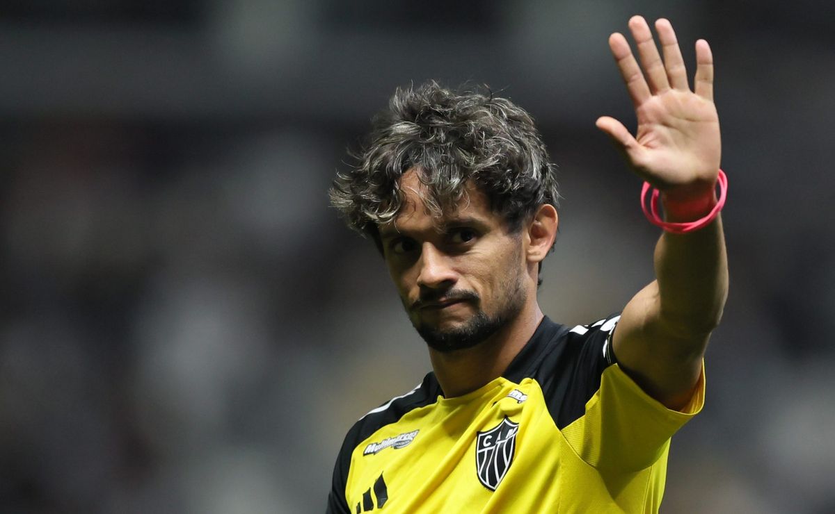 Gustavo Scarpa ‘vira alvo’ da torcida do Atlético-MG mesmo após dois gols em jogo-treino