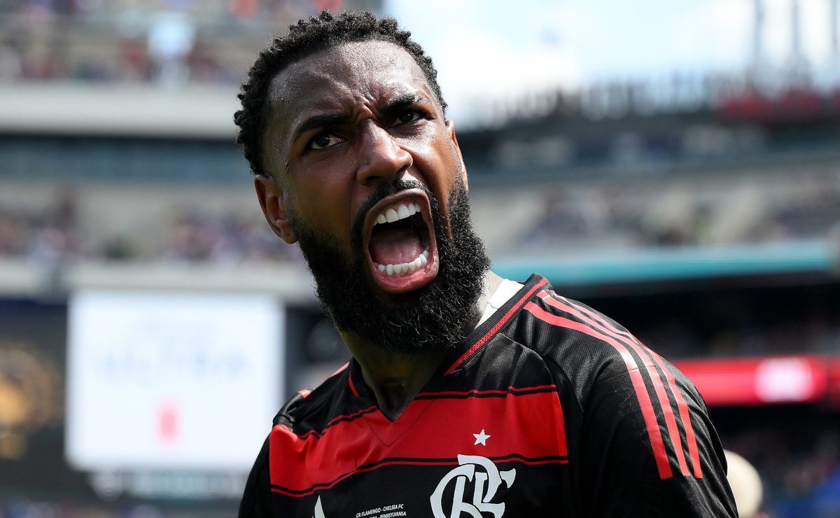 Gerson surpreende elenco do Flamengo ao não se despedir na reapresentação no Ninho do Urubu