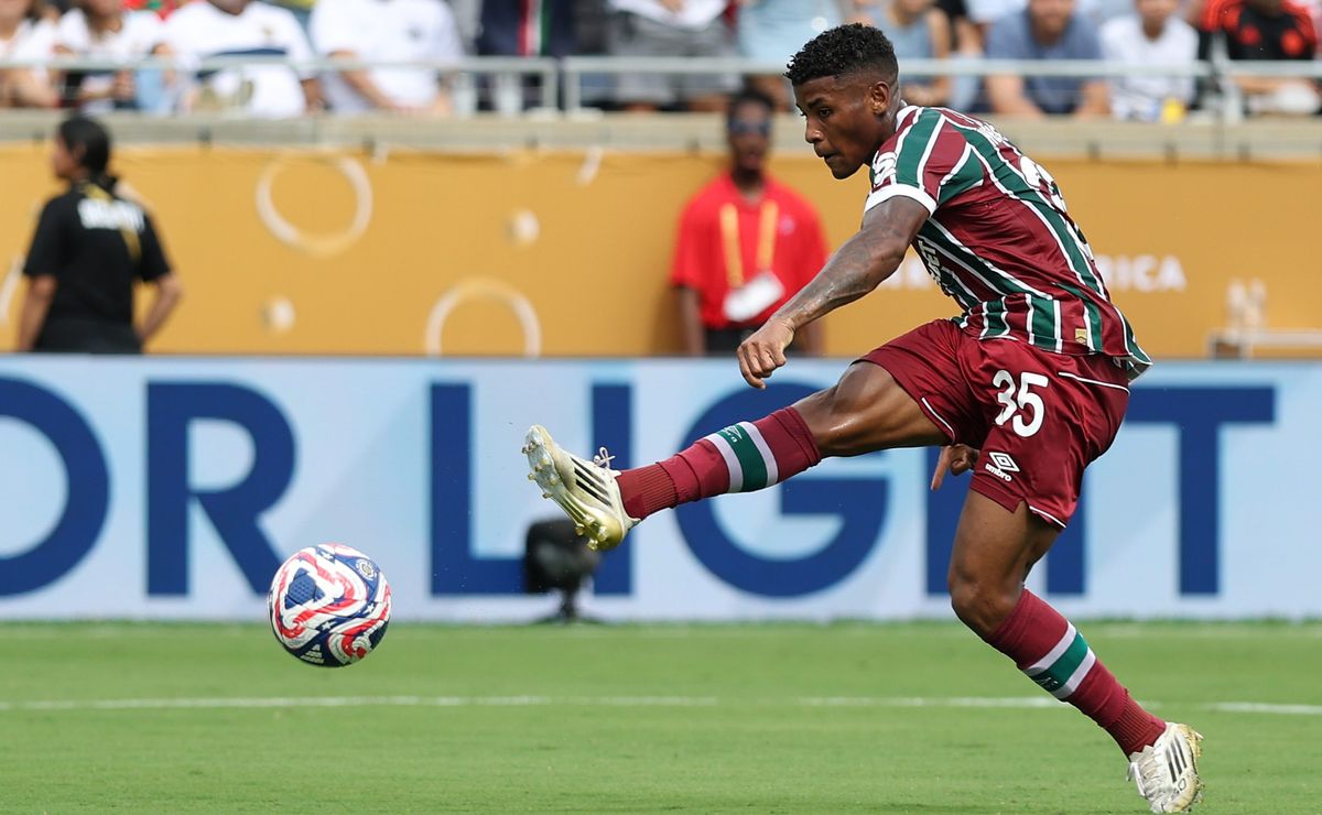 Hércules e Thiago Santos podem ser titulares em Fluminense x Chelsea caso Renato Gaúcho não mude a formação