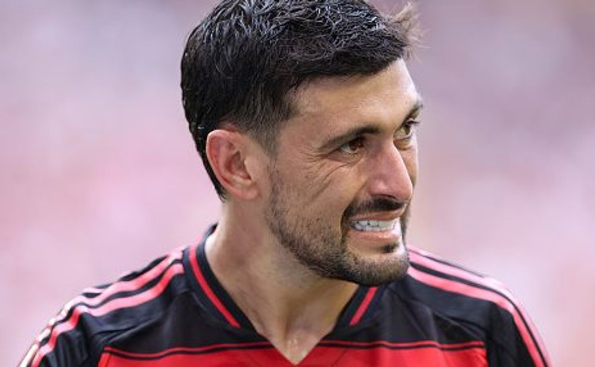 Arrascaeta se recusou a ser capitão do Flamengo no Mundial de Clubes por respeito a Gerson