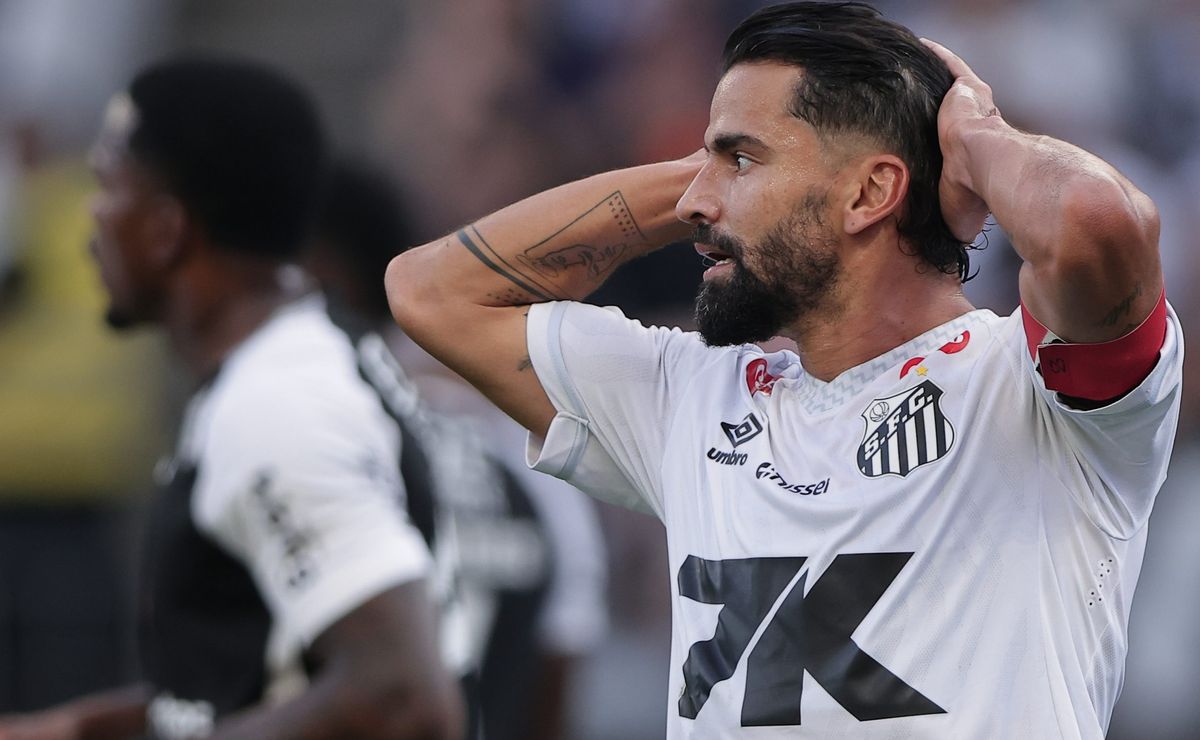 Rincón bate o martelo no Santos e rejeita saída para os Estados Unidos