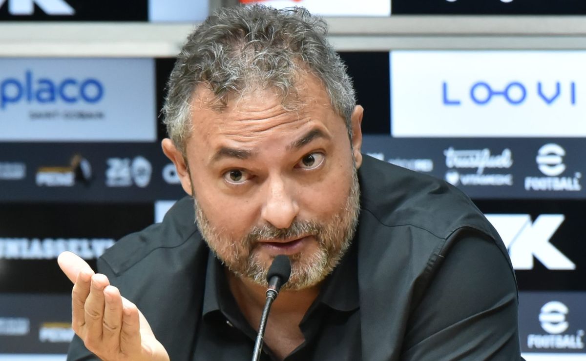 Alexandre Mattos tem contrato pronto para assinar com Brian Rodríguez e Santos busca acordo com América do México